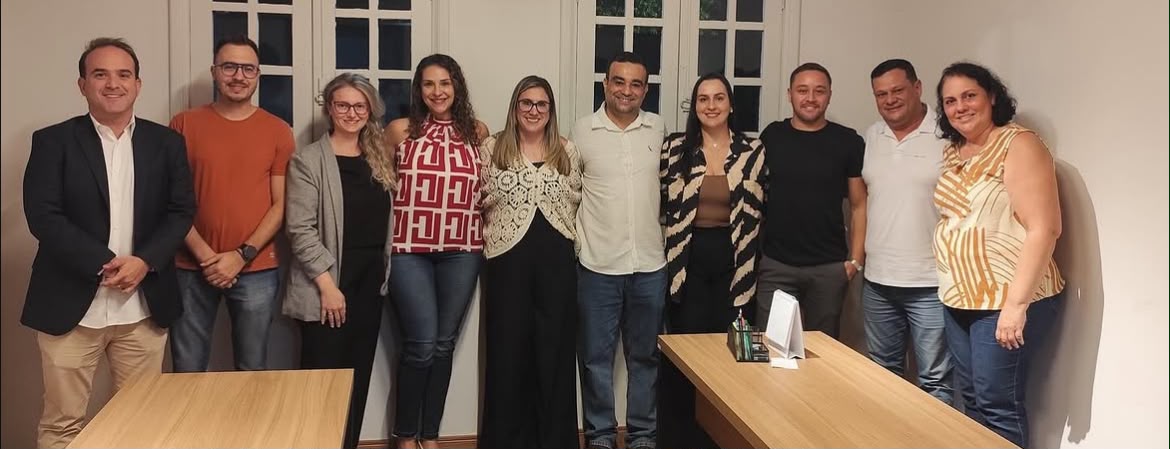 Nova diretoria da ASSOFIG reunida